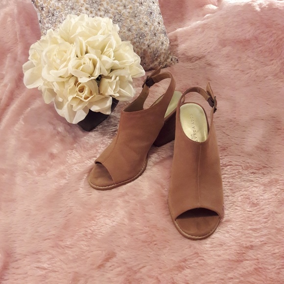 Platform Sandals - Picture 3 of 6